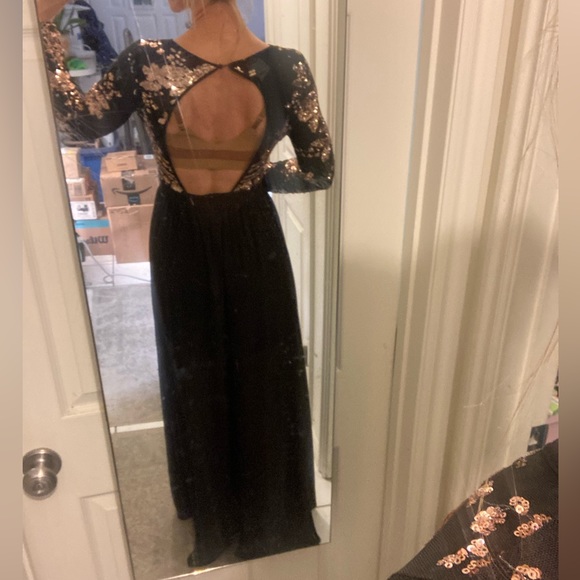 Formal dress, open back - Picture 2 of 5